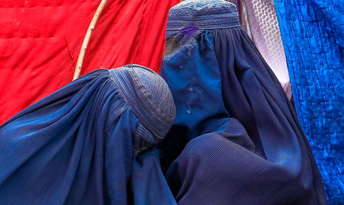 Dos años sin educación femenina, la pesadilla de una generación perdida en Afganistán