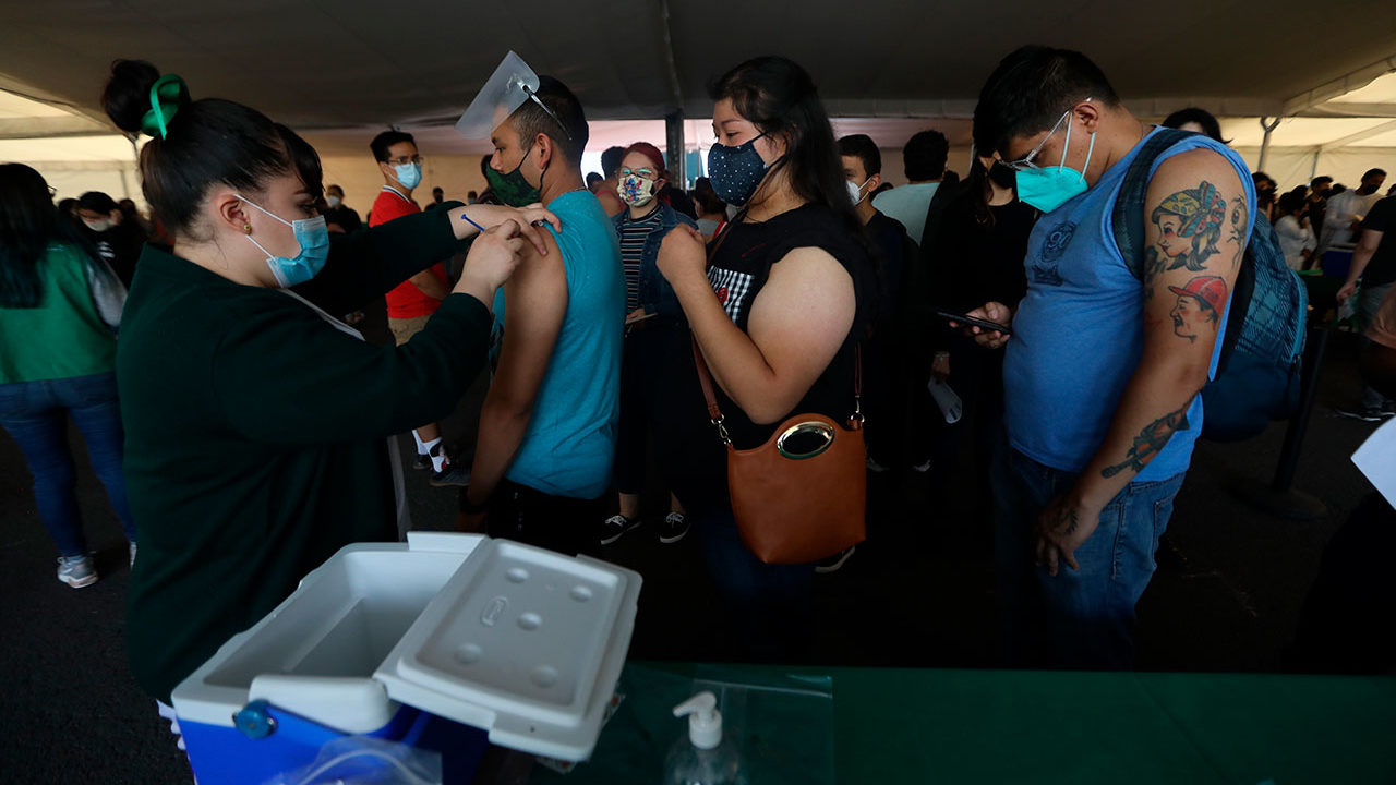CDMX: 95% de la población ya tiene esquema completo de vacuna contra Covid-19