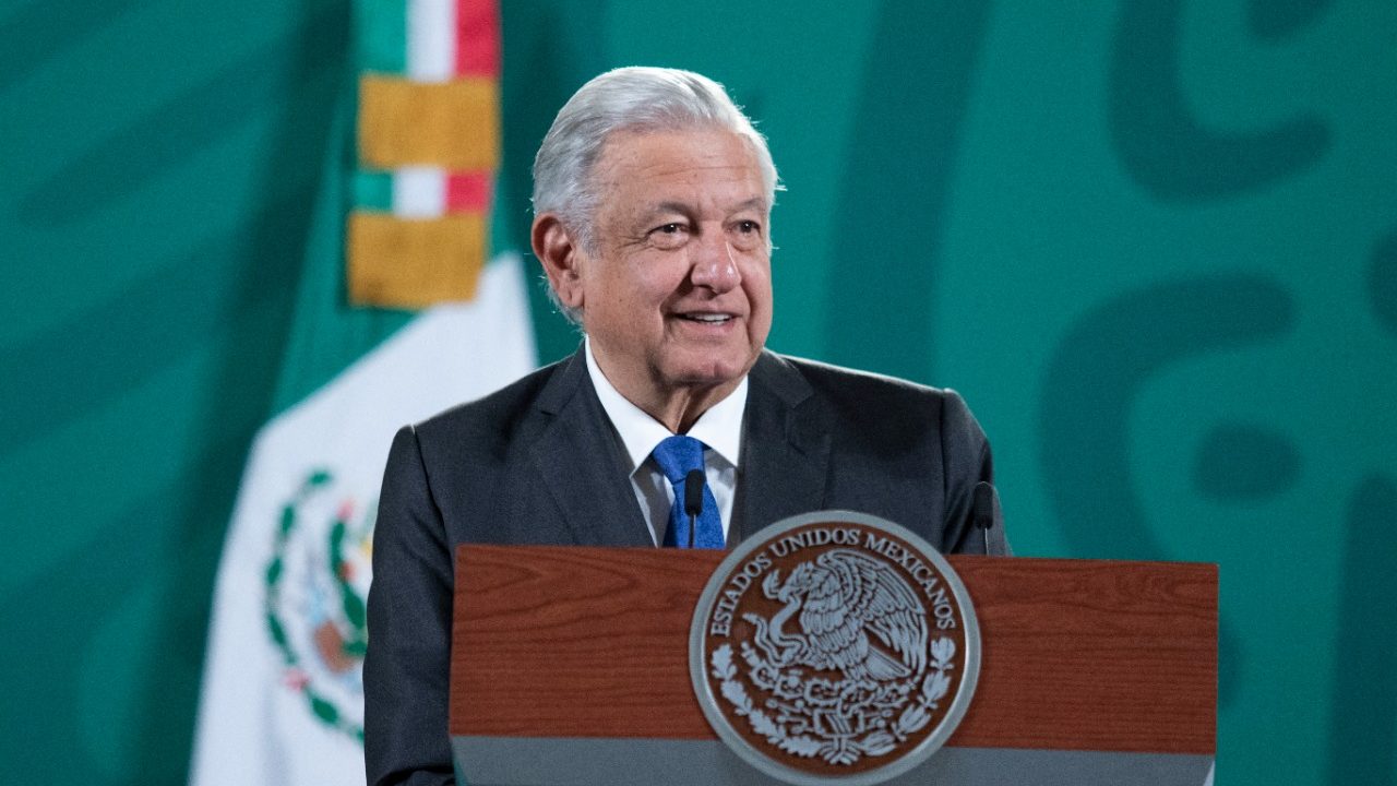 A quienes se ríen de consulta, se acabó la robadera: AMLO