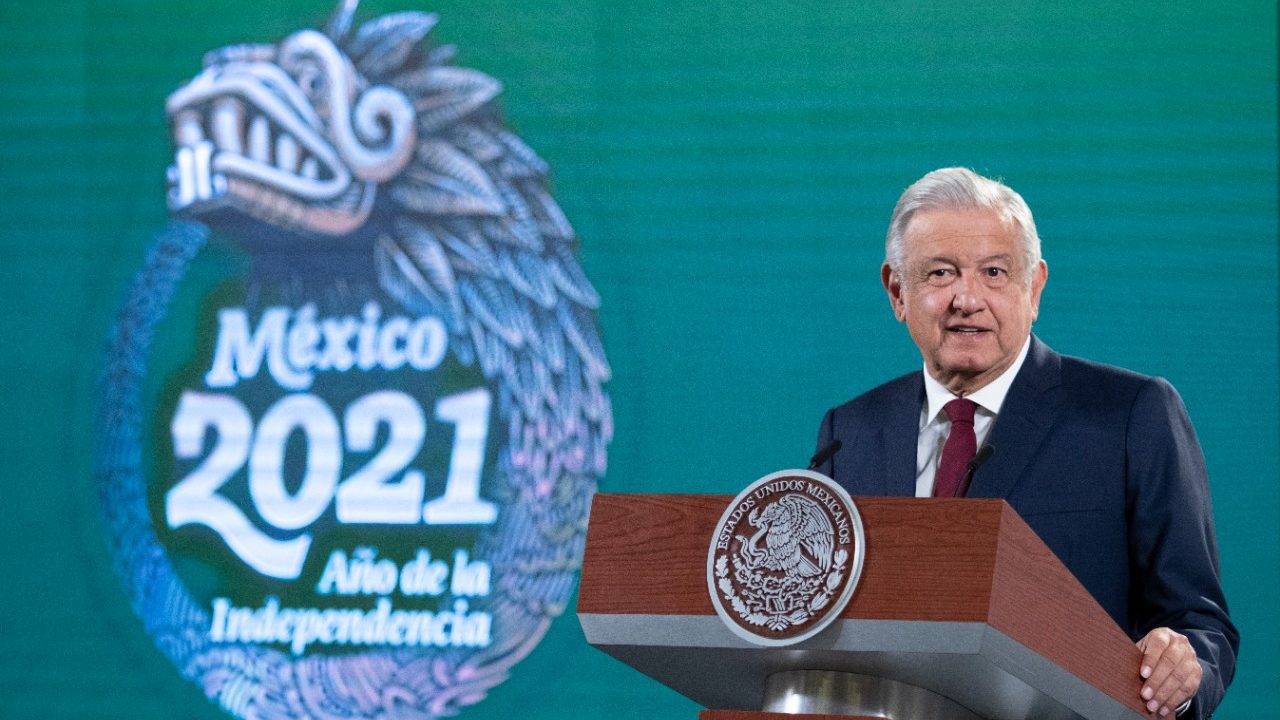 AMLO reprocha dispendio de recursos en estados, pero ayudará a pagar nóminas