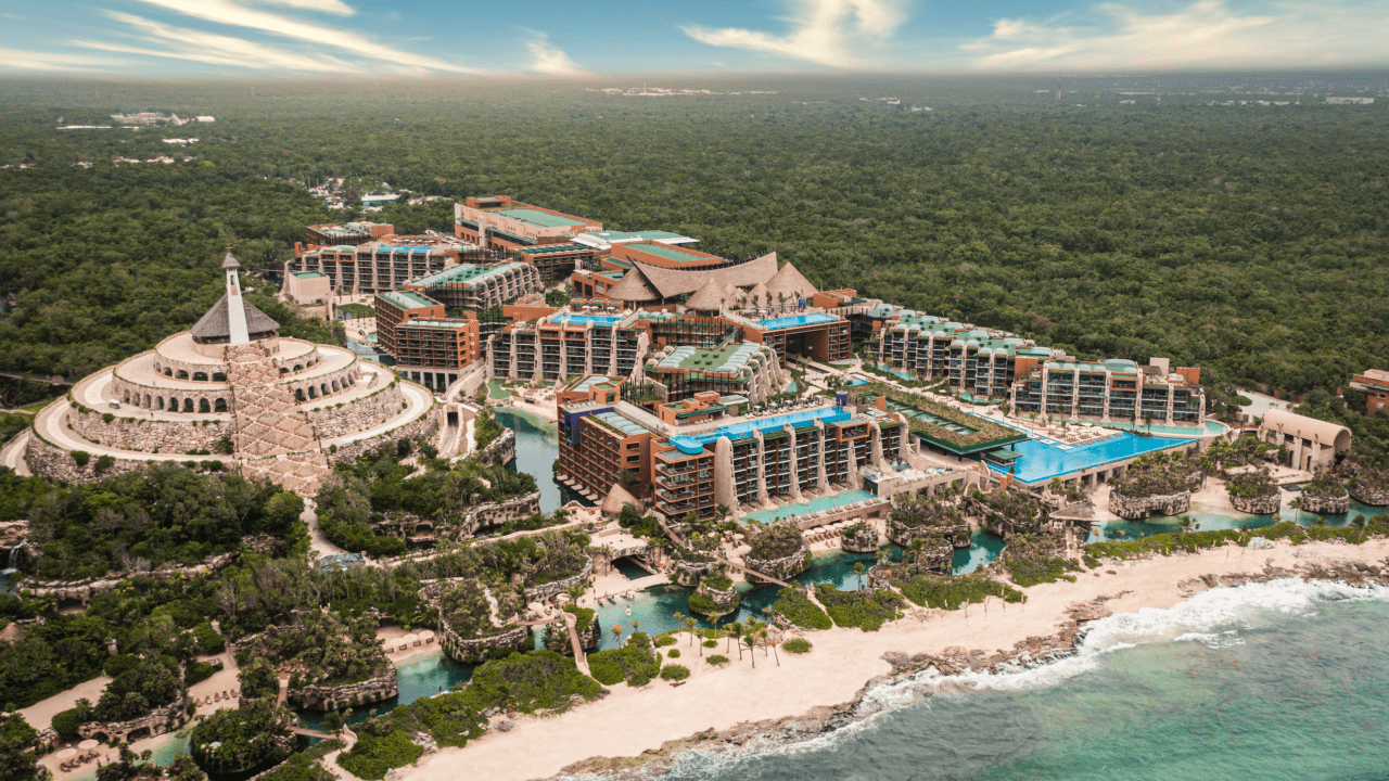 Quintana Roo anuncia inversión de 700 mdd en el estado por parte de Xcaret