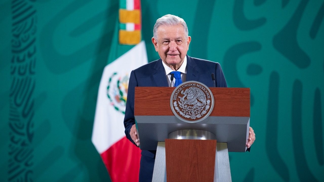 Diego Fernández de Ceballos es maestro de Anaya, asegura AMLO