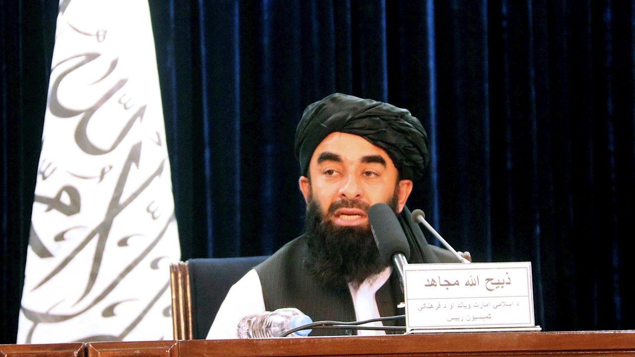Talibanes declaran la ‘completa independencia’ de Afganistán