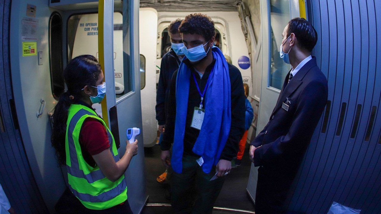 México recibe a más trabajadores de medios evacuados de Afganistán