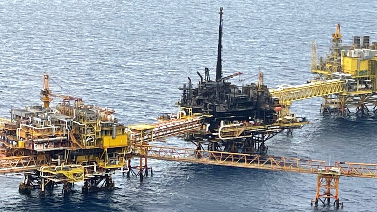 Explosión dificultará a Pemex cumplir meta de producción: Fitch
