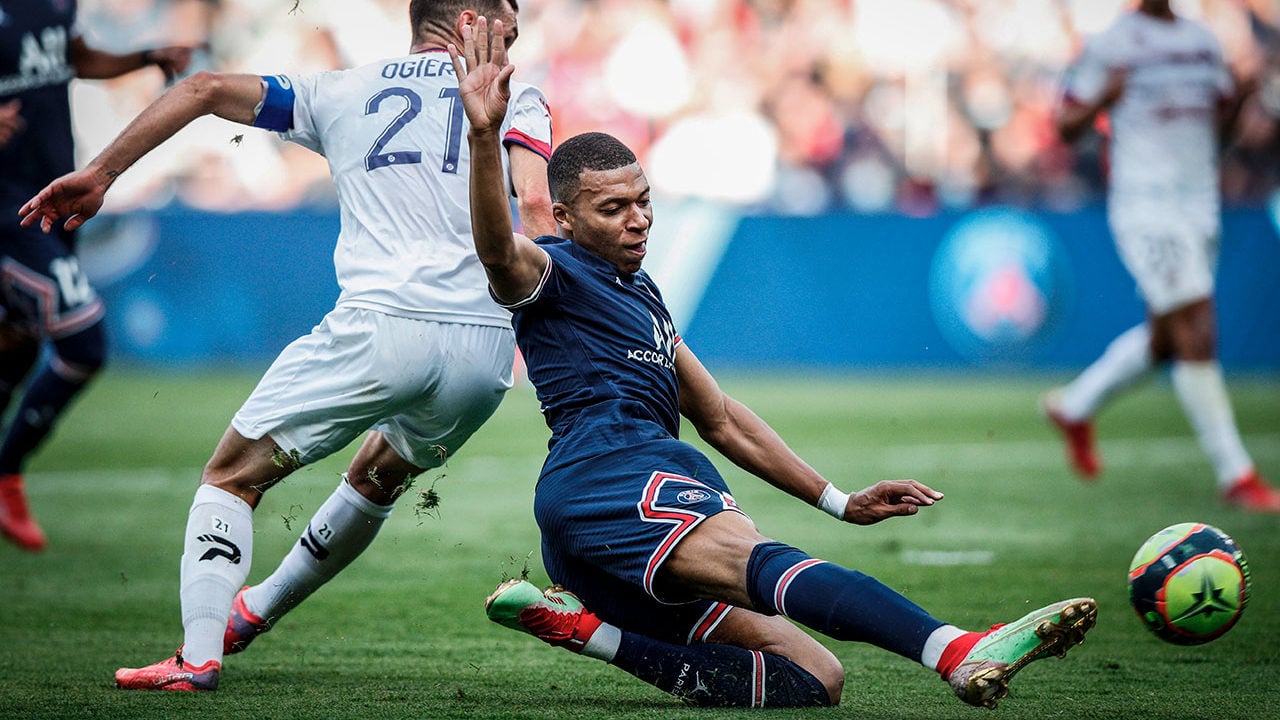 PSG pagaría más a Mbappé que a Messi, filtra diario; el club lo niega