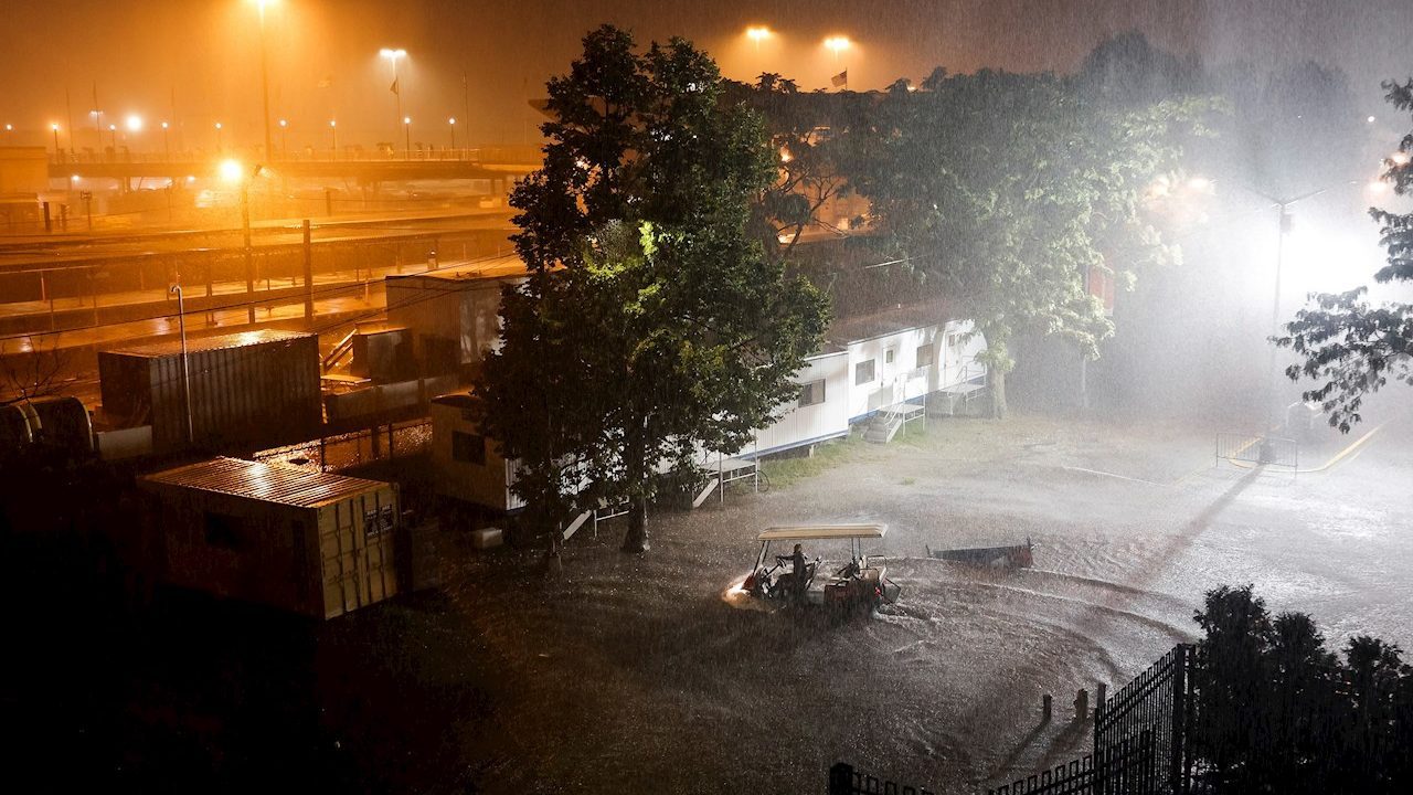 Alcalde declara estado de emergencia en NY por las inundaciones