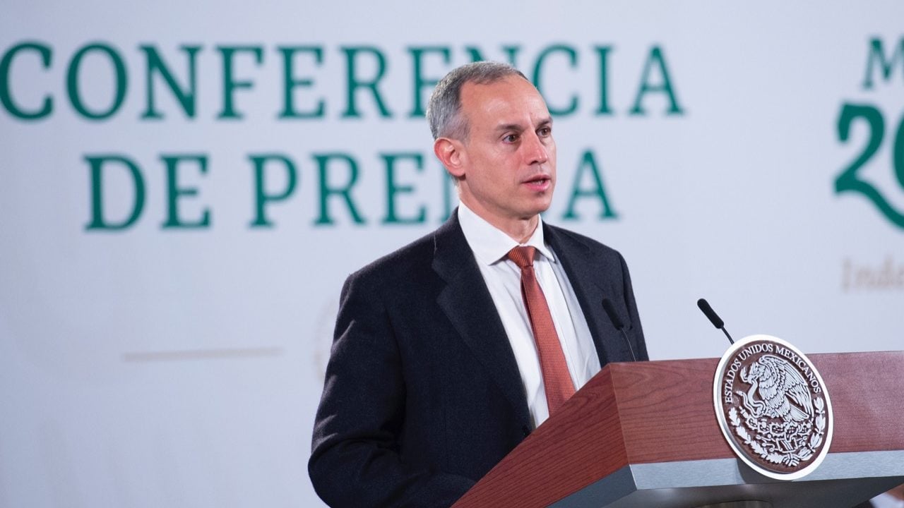 Ómicron, más transmisible pero produce menos enfermedad grave: López-Gatell