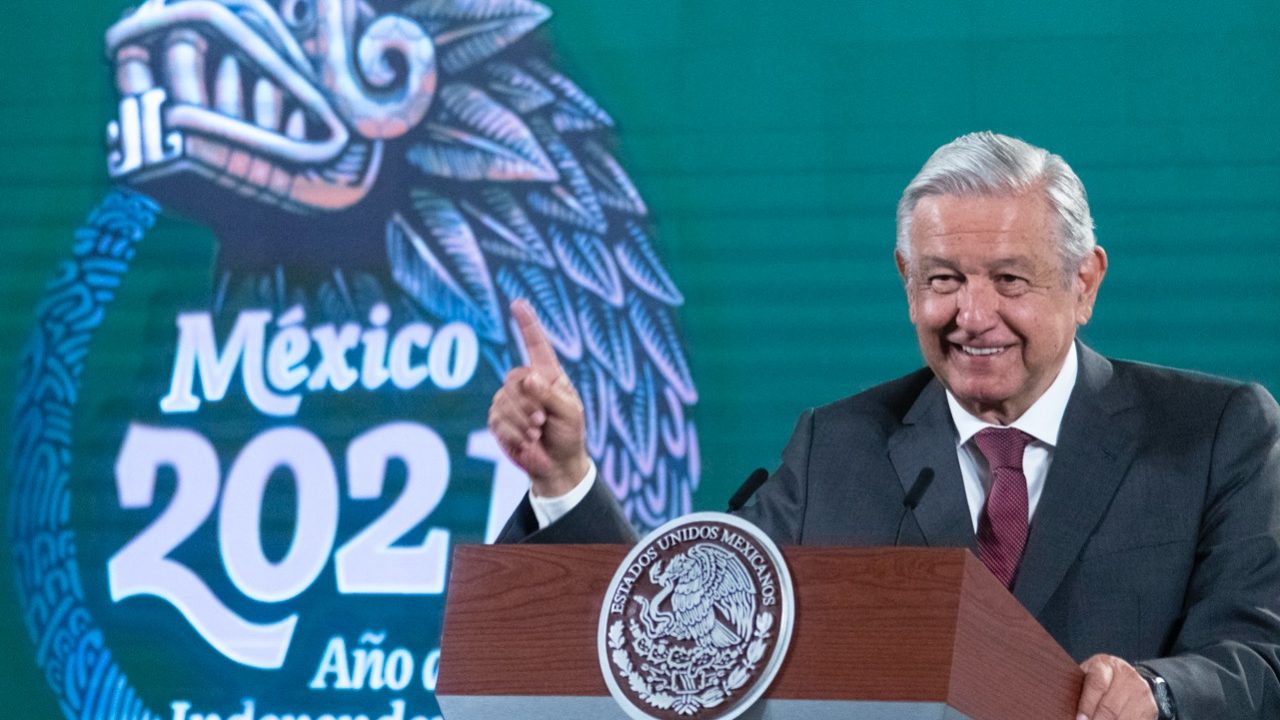 AMLO sopesa eliminar el artículo 33 de la Constitución: ‘ha sido una medida represiva’