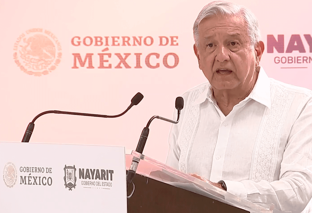 AMLO inaugura centro de rehabilitación en Nayarit y anuncia otras inversiones