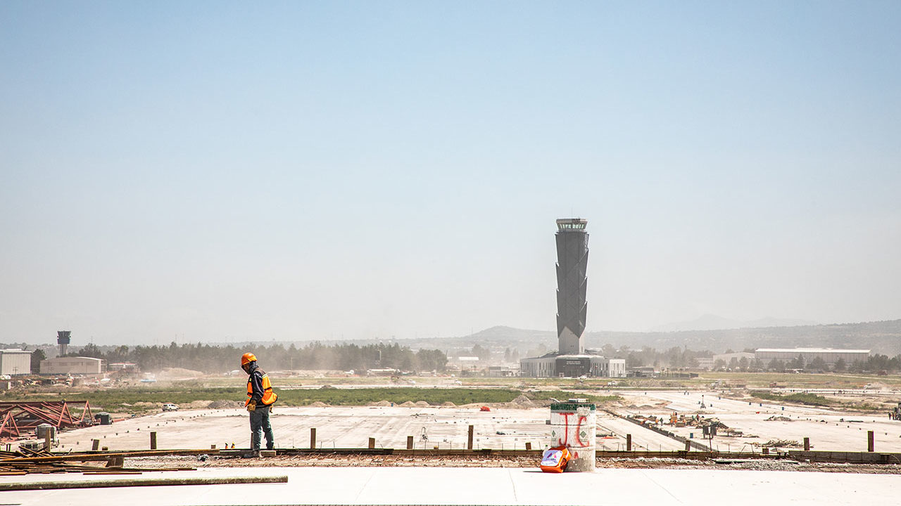 INAI pone lupa a acuerdo de AMLO para blindar obras prioritarias