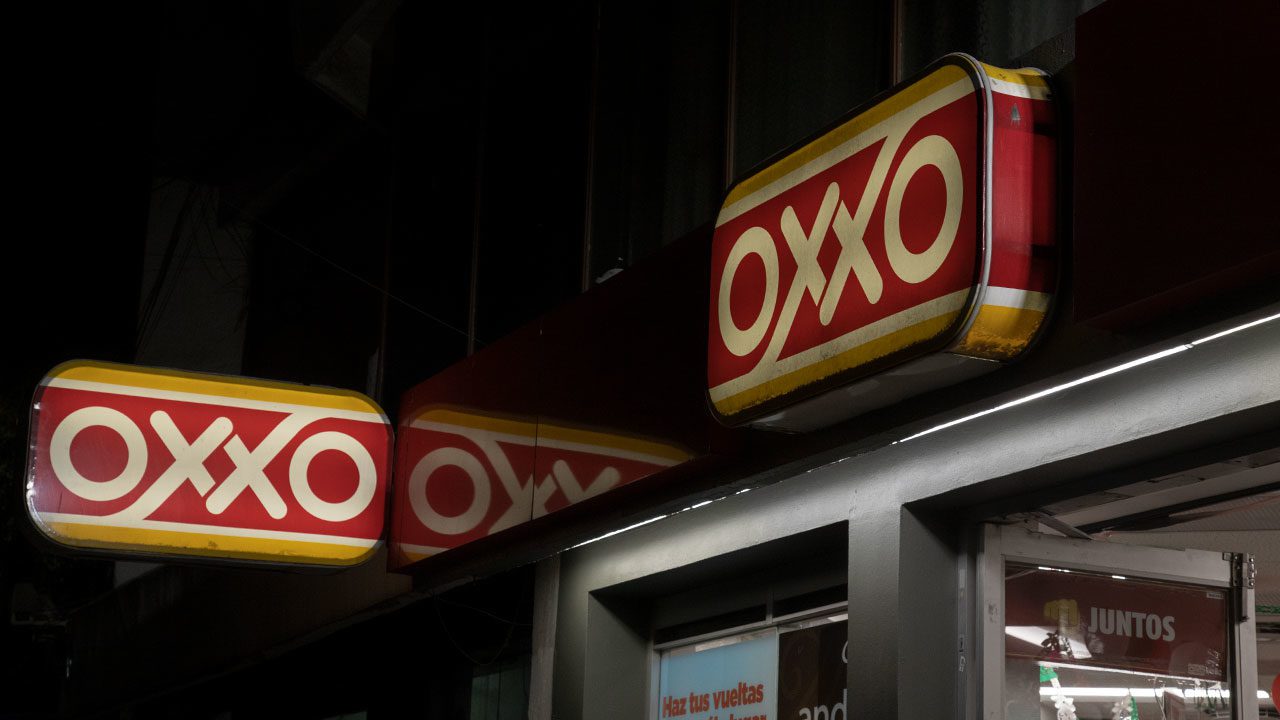 Tamaulipas habría recomendado a FEMSA contratar seguridad para sus tiendas Oxxo 