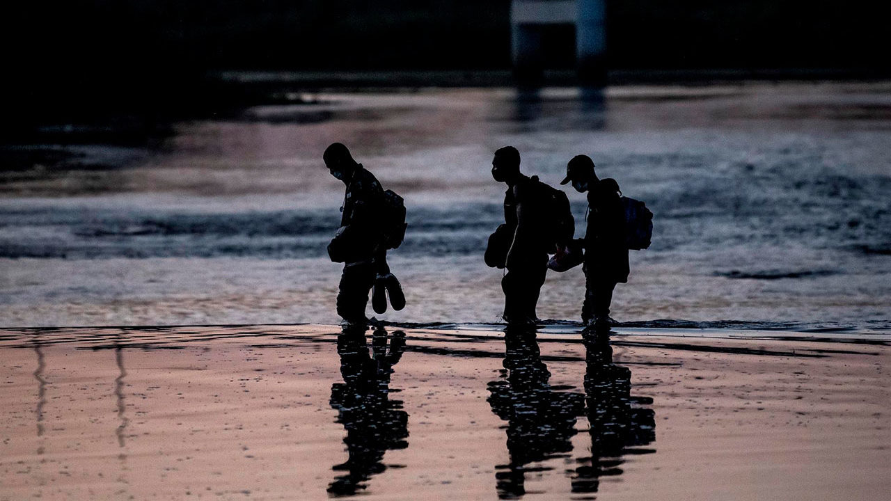 Gobierno afirma que la migración hacia EU bajó 50% tras fin del Título 42