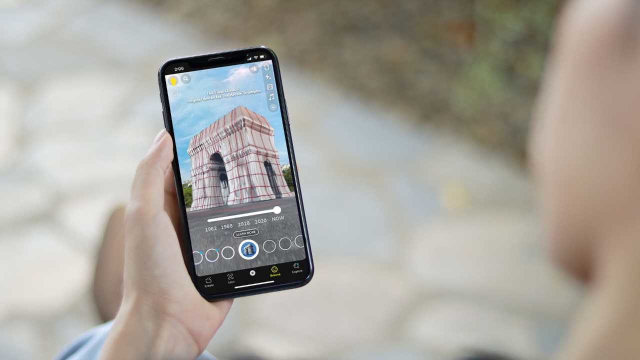 Vive el arte de Christo en el Arco del Triunfo de París con Snapchat