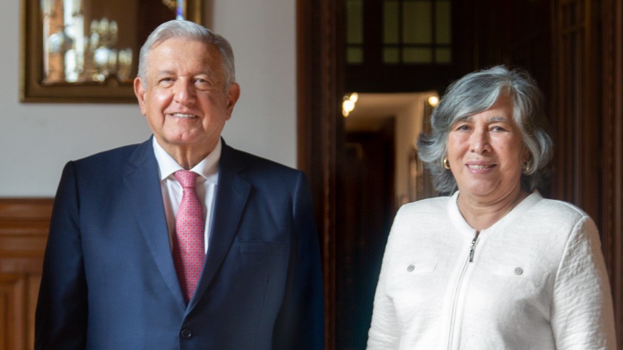 Estela Ríos, nueva consejera jurídica de AMLO: así se opuso al horario de verano
