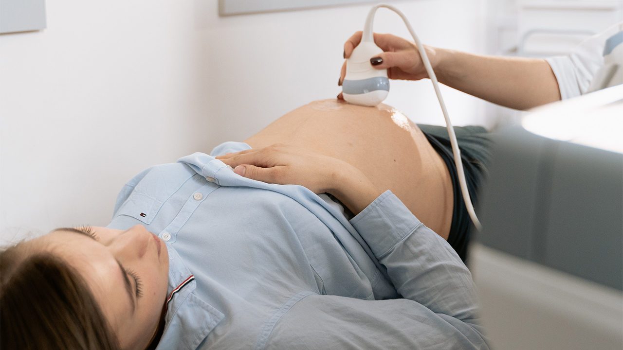 Alemania recomienda vacuna contra Covid-19 a embarazadas y madres lactantes