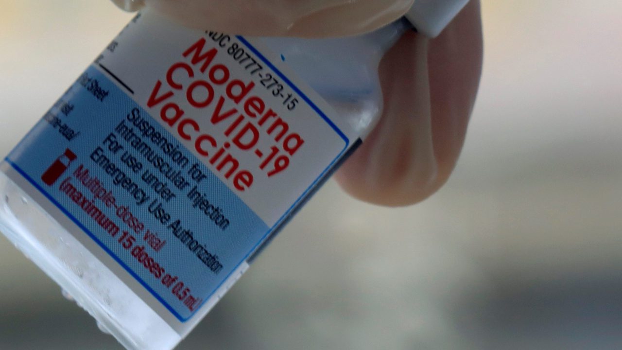 Moderna está desarrollando vacuna de refuerzo contra Covid-19 y gripe
