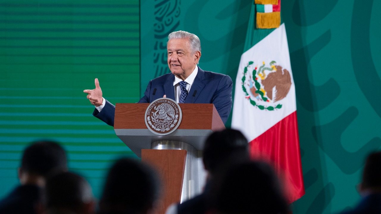 AMLO rechaza negociar con el PRI cambios al presupuesto 2022 por votos para reforma eléctrica