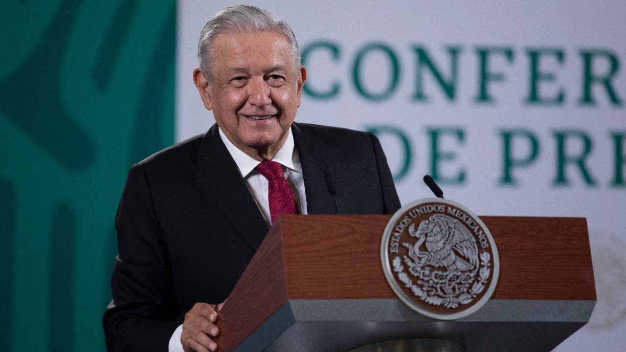 INE cuenta con recursos suficientes para consulta de revocación de mandato: AMLO