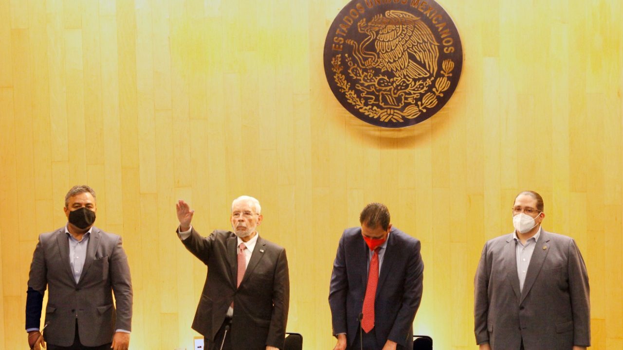 Gobierno de Peña Nieto entregó carreteras dañadas: SCT