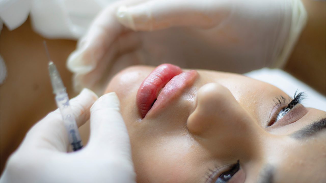 Inglaterra prohibe el botox y rellenos dérmicos en menores de 18 años