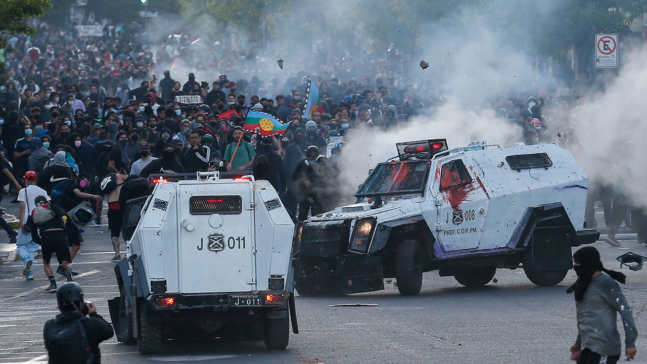 Fotogalería: Actos violentos en el segundo aniversario del estallido social en Chile