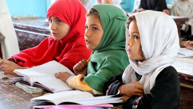 Talibanes niñas escuelas