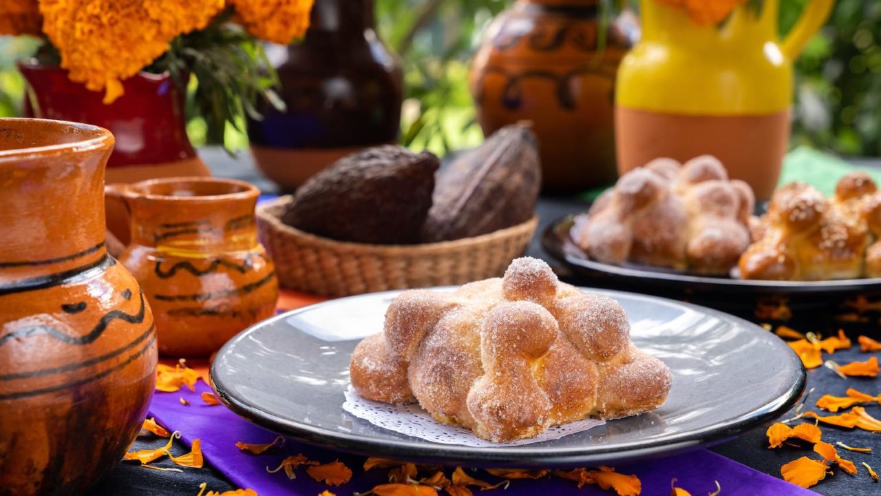 Aprende a preparar pan de muerto con la supervisión de reconocida chef