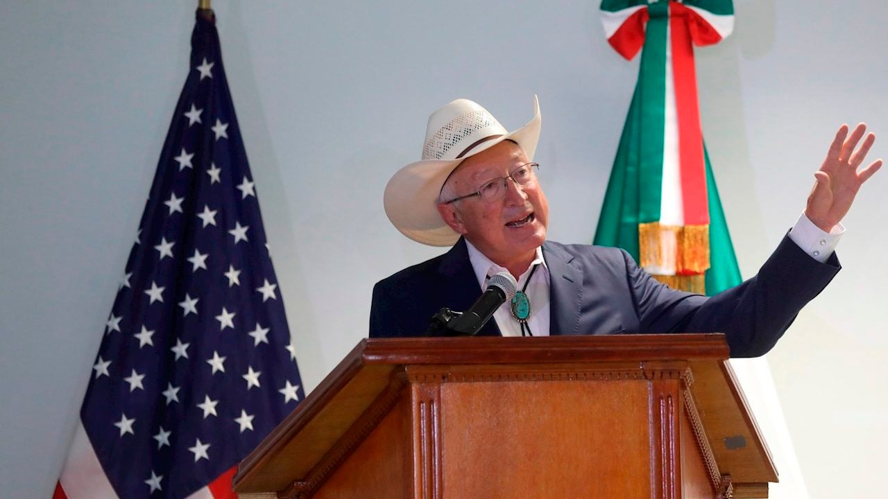 Ken Salazar, embajador de EU, encauza relación con México