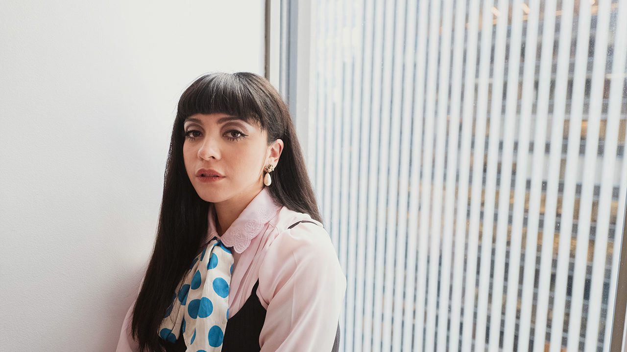 EXCLUSIVA: Mon Laferte nos cuenta las inspiraciones de ‘1940 Carmen’, su nuevo disco