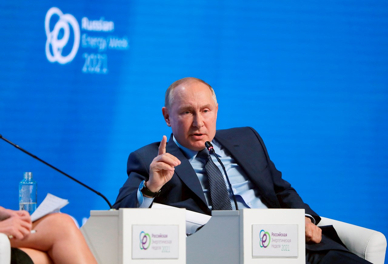 Putin insta a crear mecanismos globales para equilibrar mercado energético