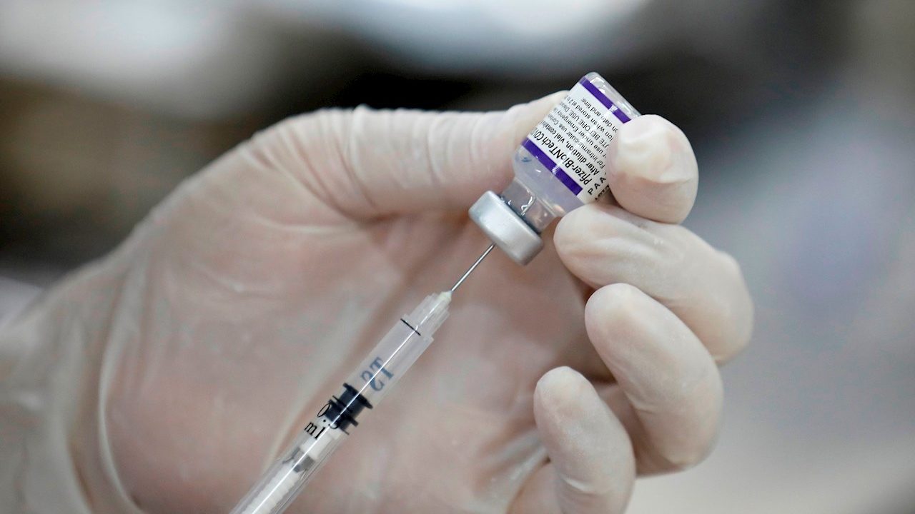 Pfizer solicita autorización de vacuna para niños de entre 6 meses y 5 años