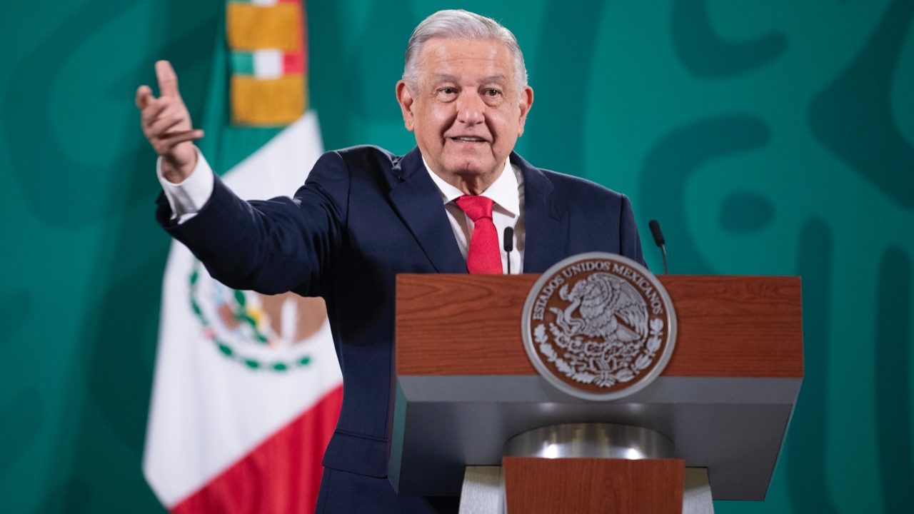 Sin reforma eléctrica, empresas se apoderarán del sector, advierte AMLO