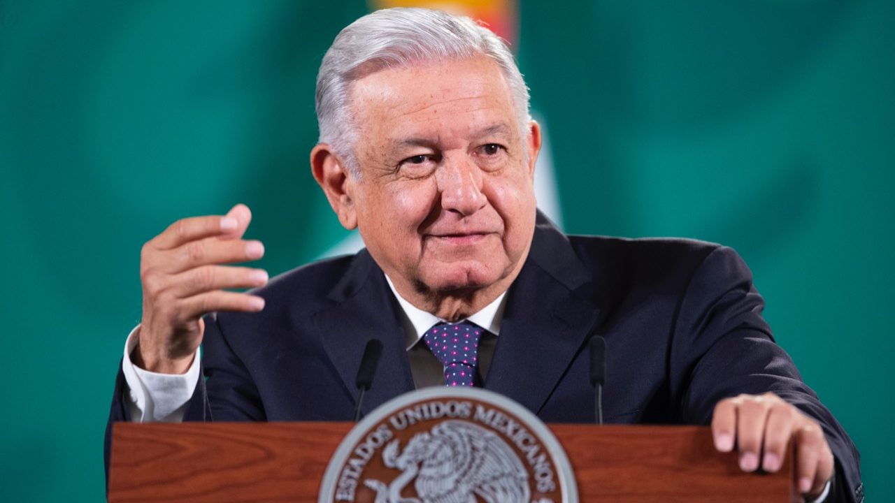 Las razas no existen, las culturas sí: AMLO