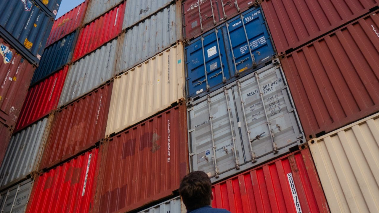 El déficit comercial de México se reduce 80% en 2023