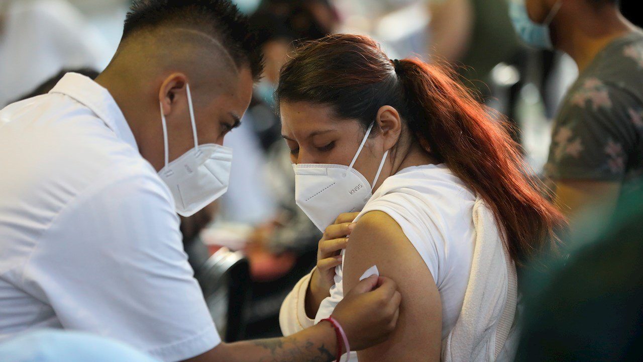 80% de los adultos en México ya tiene al menos una dosis de la vacuna contra Covid-19