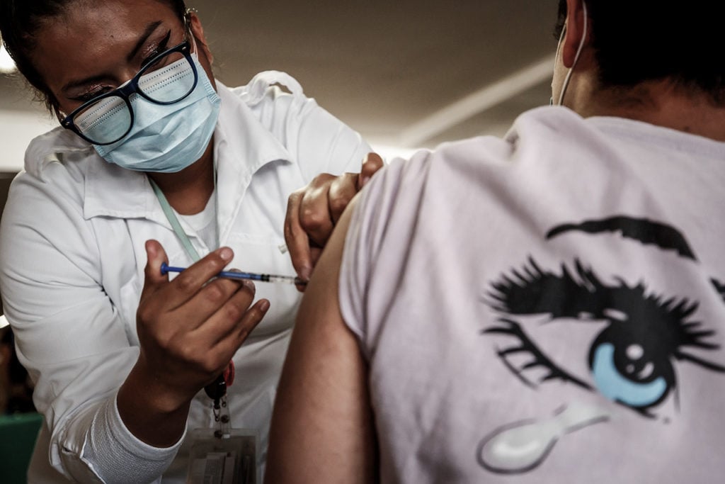 México inicia vacunación a menores de entre 15 y 17 años sin comorbilidades