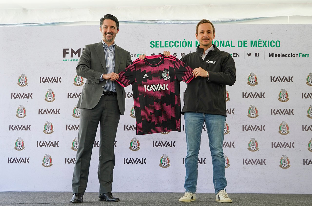 Kavak y la Selección Nacional de México firman acuerdo rumbo a Catar 2022