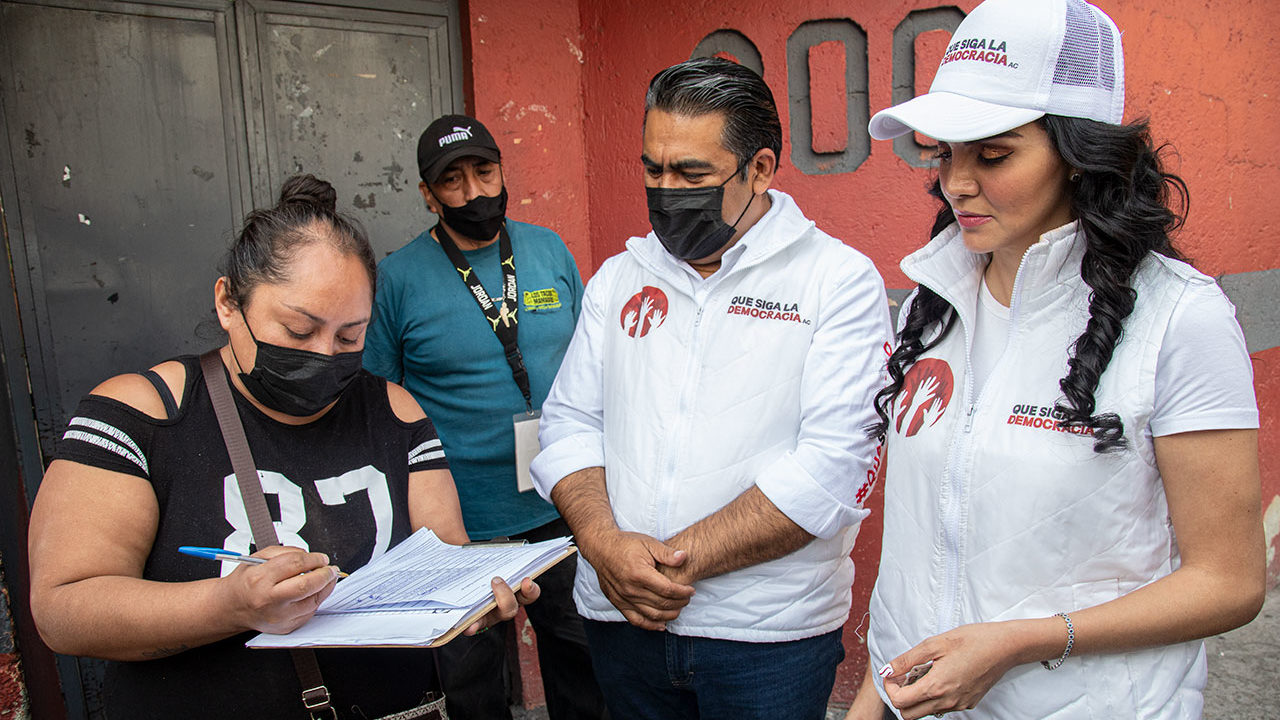 INE valida 58.7% de las firmas necesarias para la revocación de mandato