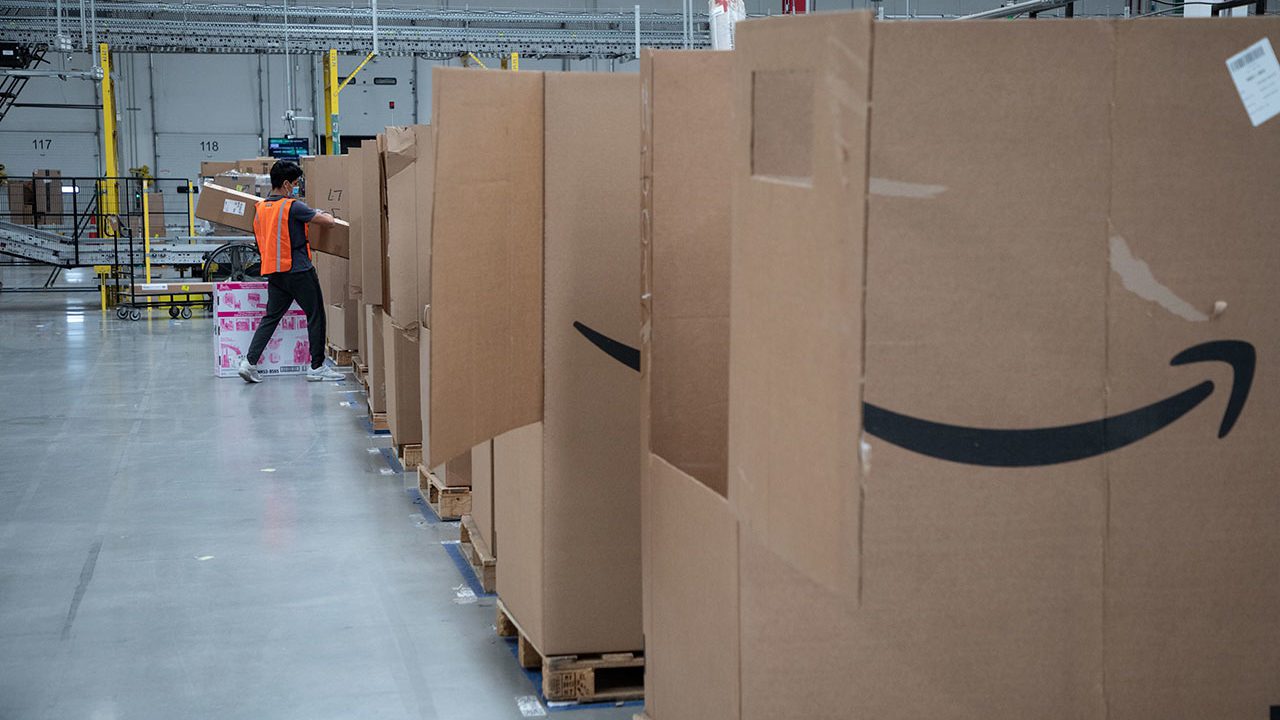 Amazon cobrará 5% más a vendedores en EU por la inflación y alza en gasolinas