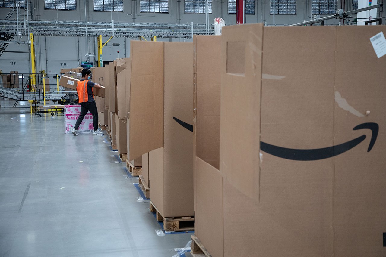 Amazon cobrará 5% más a vendedores en EU por la inflación y alza en gasolinas
