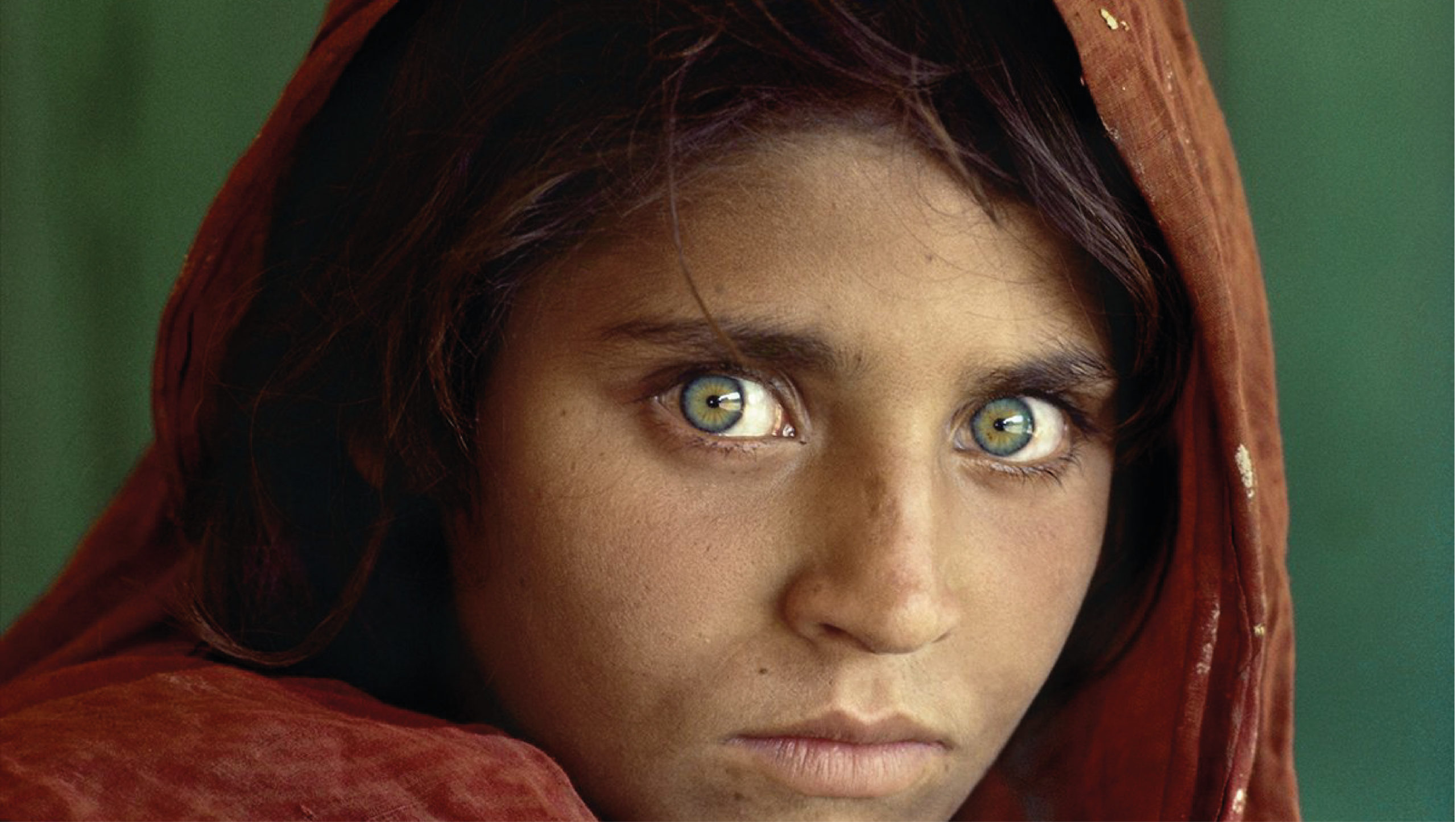 Italia concede refugio a la ‘niña afgana’ de ojos verdes de National Geographic