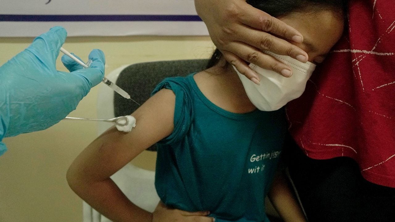Campaña de vacunación de niños en EU tiene lento arranque a pesar de abundante oferta