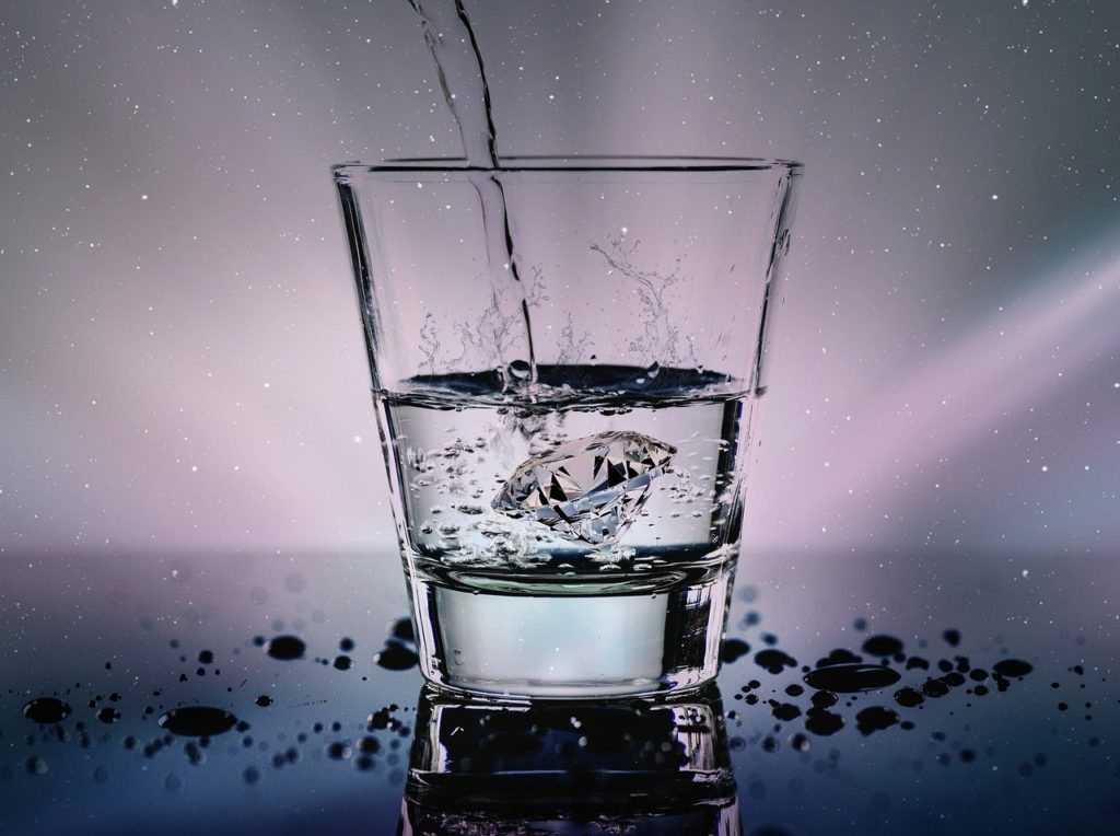 Vaso de agua alcalina 2