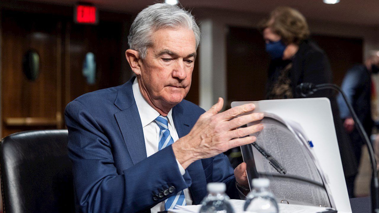 Fed probablemente tendrá que subir más las tasas y más rápido: Powell