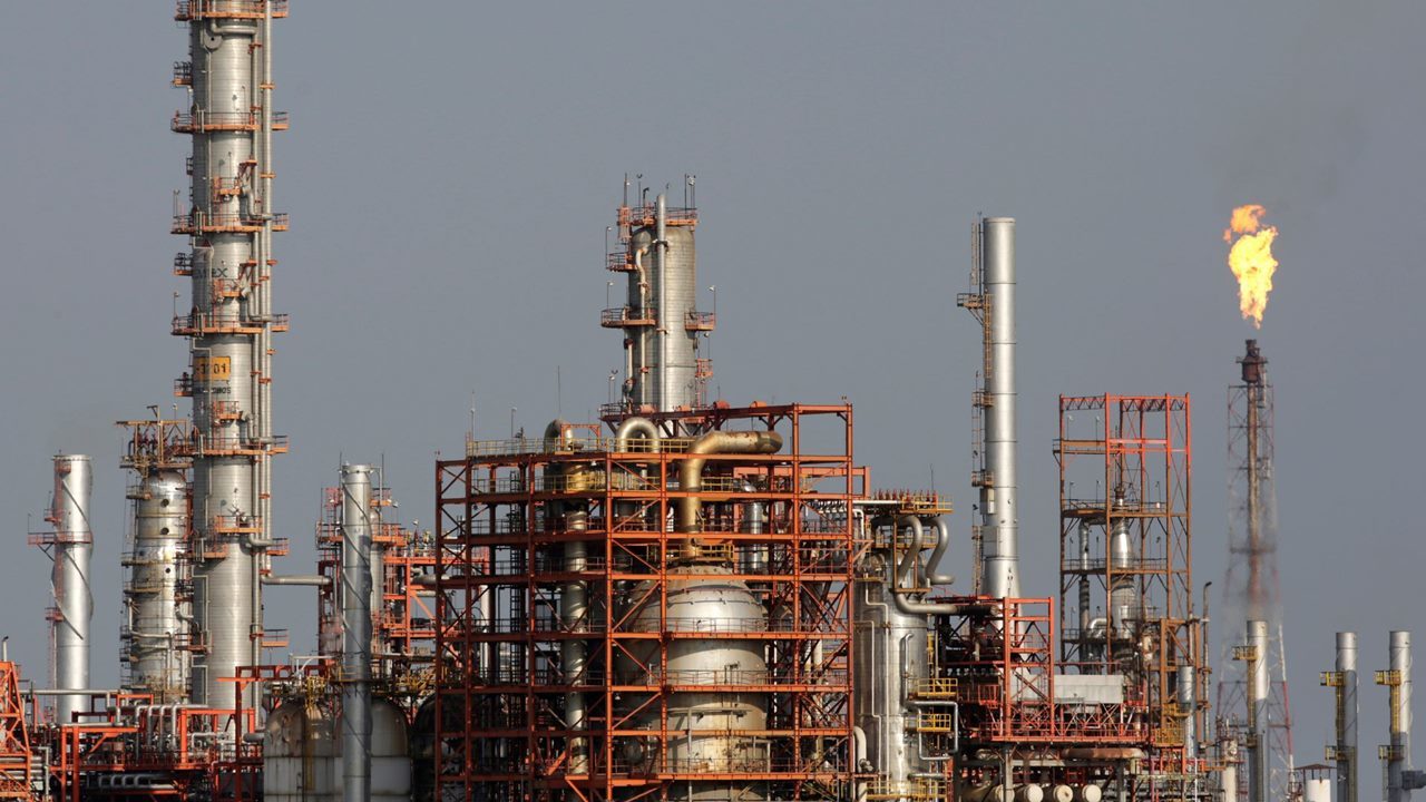 Ciudadanos y activistas exigen cierre de refinería de Pemex en Cadereyta