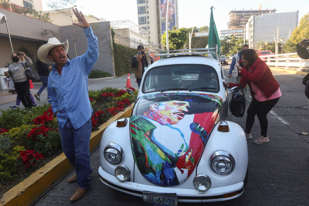 Fans of Mexican singer Vicente Fernandez gather outside Hospital Country 2000, in Guadalajara