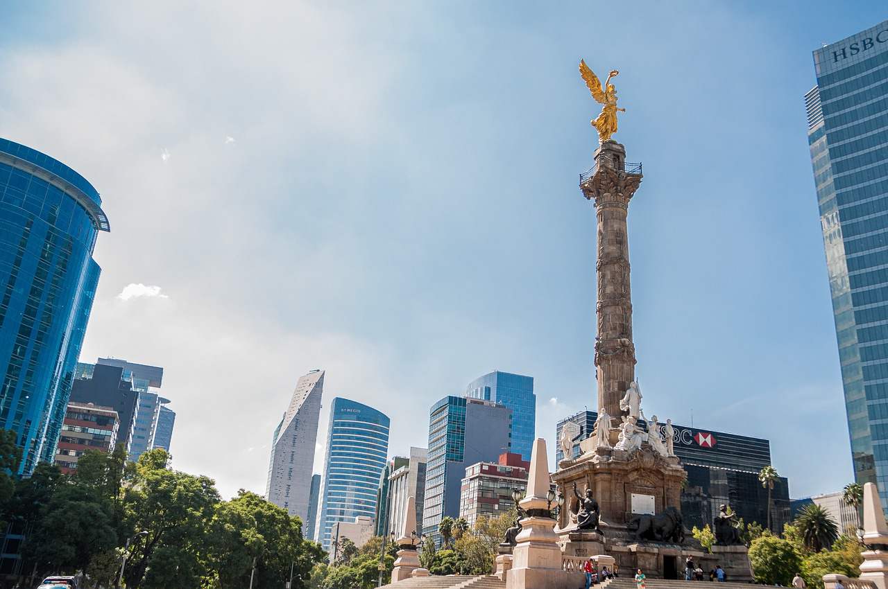 Inversión fija bruta de México repunta 6.5% en octubre: Inegi