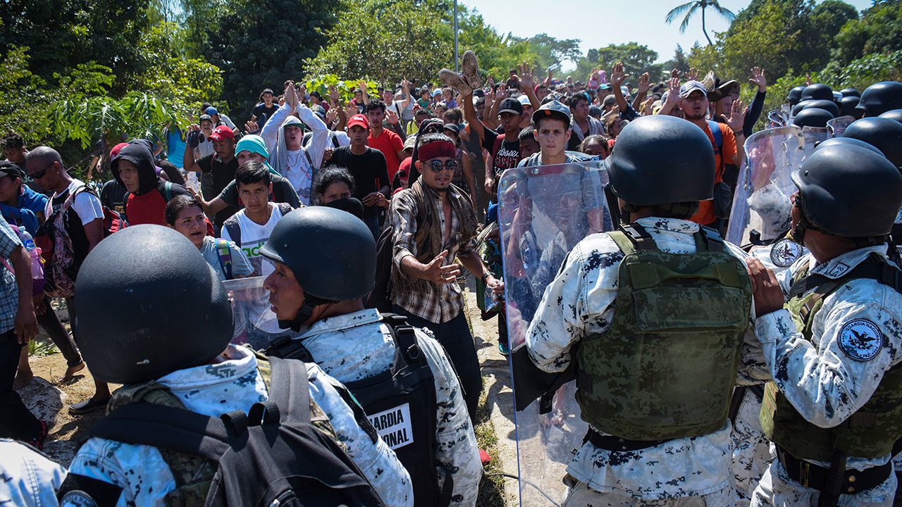 Caravana migrante acusa a INM de incumplir en visas humanitarias y de residencia
