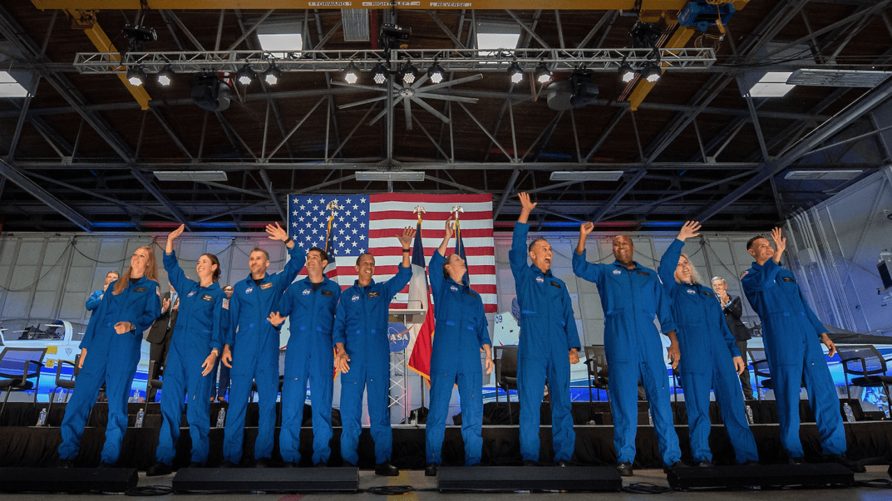 NASA presenta en sociedad a sus 10 nuevos astronautas, que viajarán a la Luna
